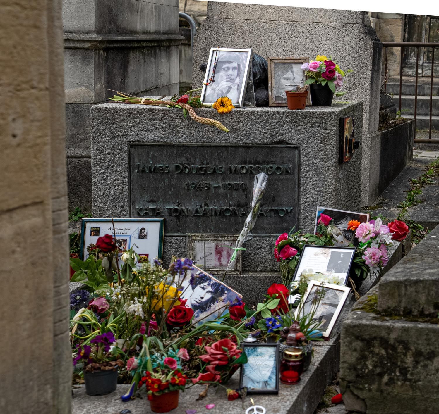 Das Grab von Jim Morrison in Paris